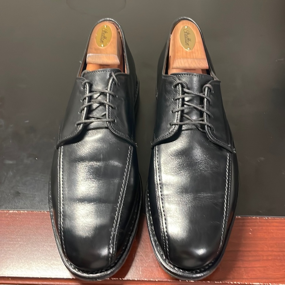 Allen Edmonds, ORD Bicycle Toe Shoe. Color Black, size 8.5D
